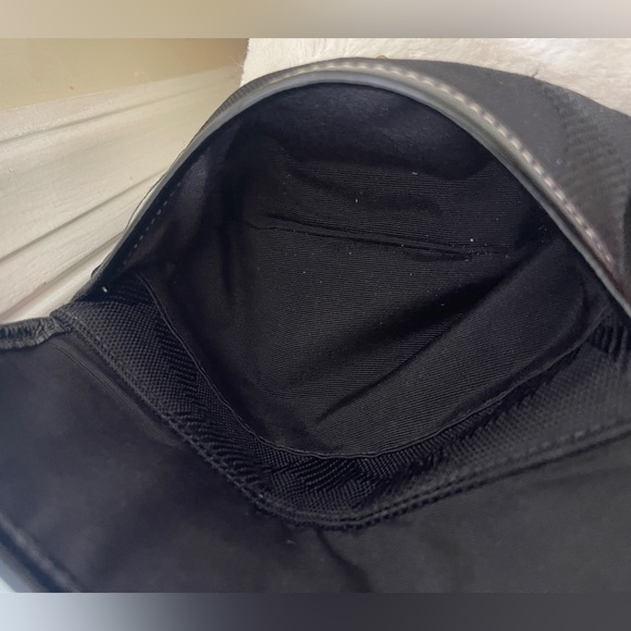 Coach Wristlet EUC - Picture 5 of 9